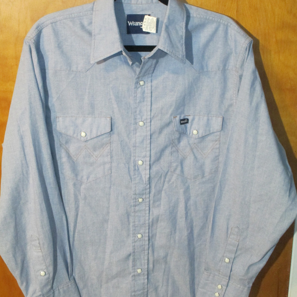 Light blue pearl snap shirt Clearance